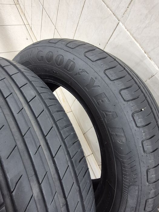 215/60r16 Good year франция.