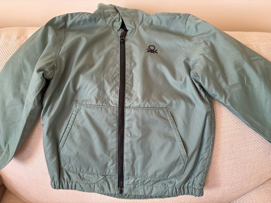 Vând geacă matlasată Benetton (110-116 cm)