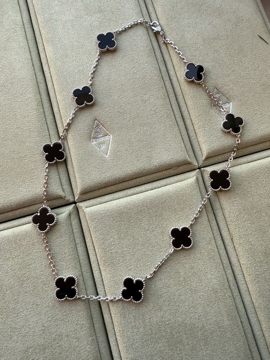 ПРОМОЦИЯ Колиета Van Cleef & Arpels