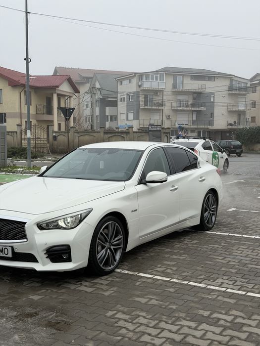 Infiniti Q50 S Hybrid / 375 cai / v6