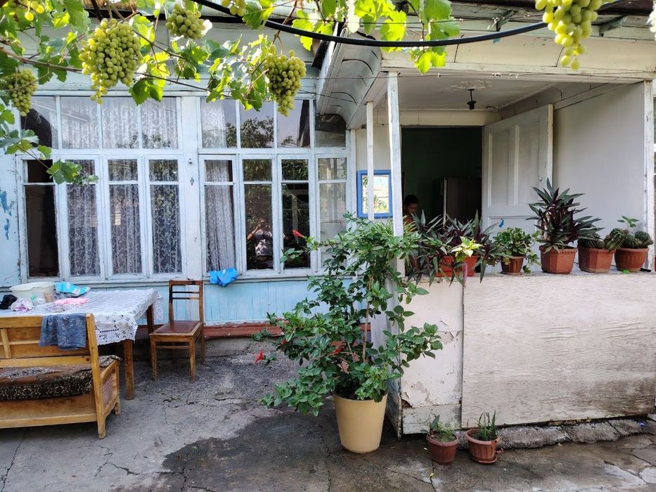 Продаю 3,5 соток 5 комнаты Срочна !!!