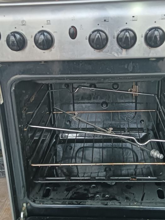 Продам газ плиту