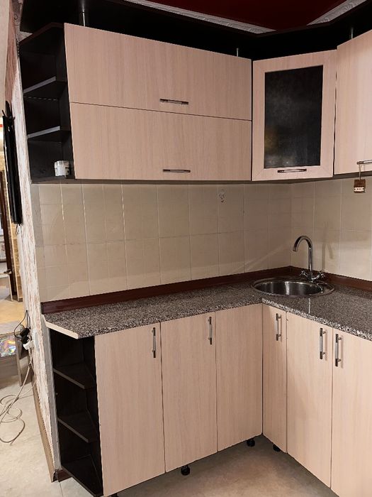 Продаётся кухонный  гарнитур