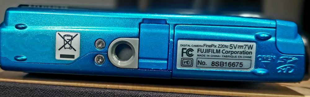 Fujifilm FinePix Z20fd - aparat foto digital (albastru electric)