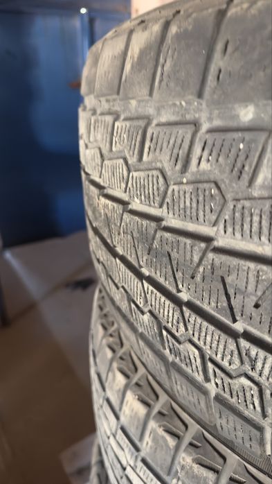Yokohama 275/50 r21