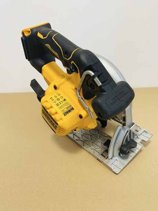Circular Dewalt DCS565