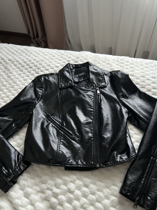 Черно кожено яке