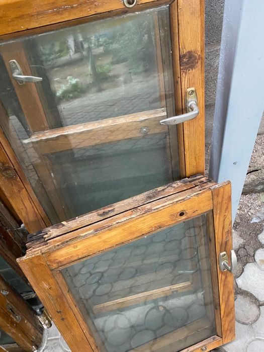 деревянные окна, форточки, дерево