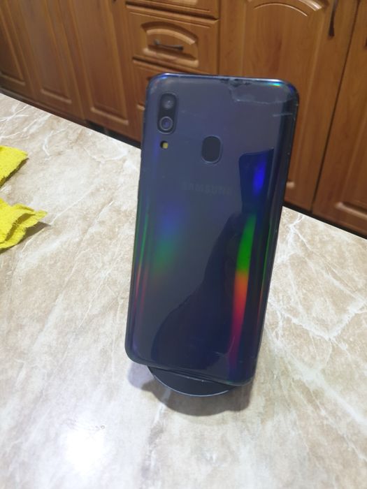 Samsung a40 4/64