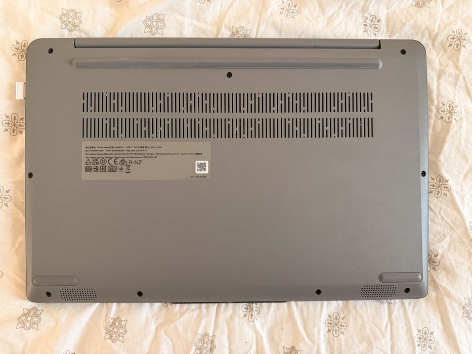 Lenovo 14.7 incha