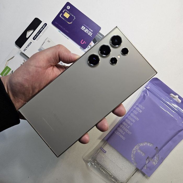 Samsung s24 ultra titanium gray 256 gb.