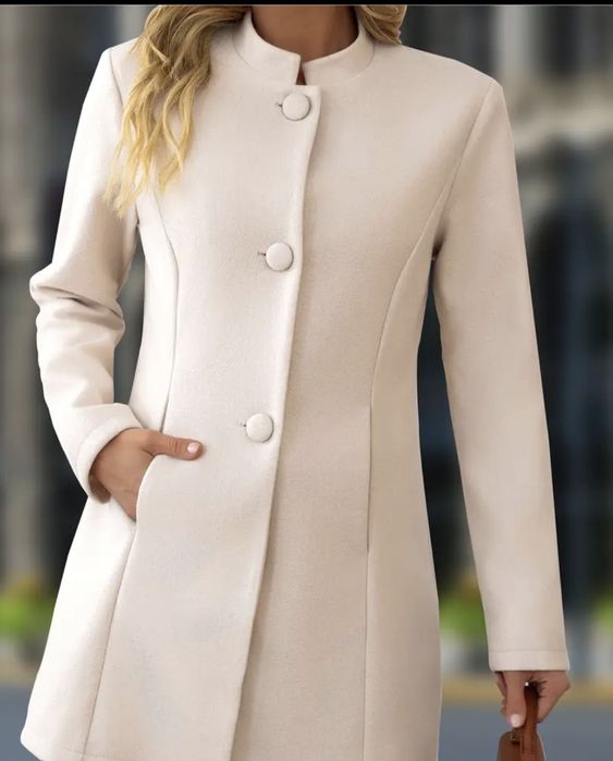 Бежово ново палто