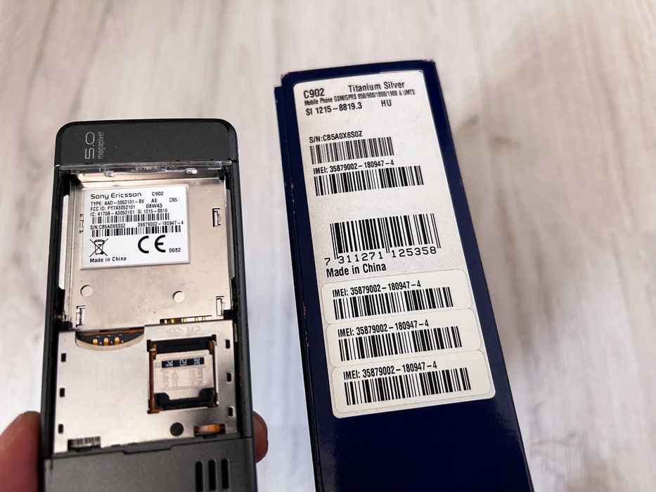 Sony Ericsson C902 Cyber-shot—Quantum of Solace/ James Bond Edition - Full Box- Colectie rar
