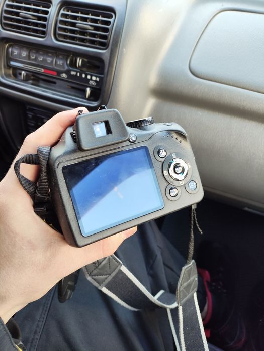 Продам б/у Fujifilm finePix SL300