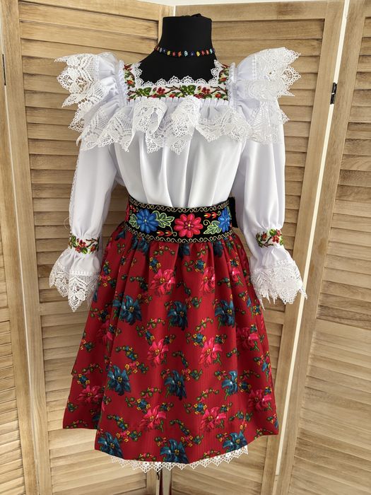 Costum popular de Maramures pentru femei complet