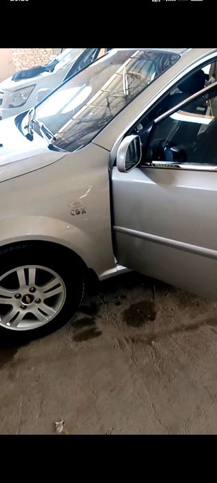 ласетти 1.6 сотилади