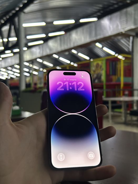 Продам айфон 14 про