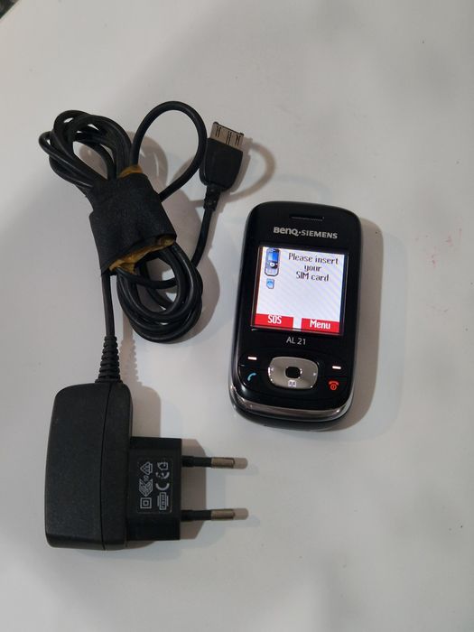 Cel mai mic telefon Slide