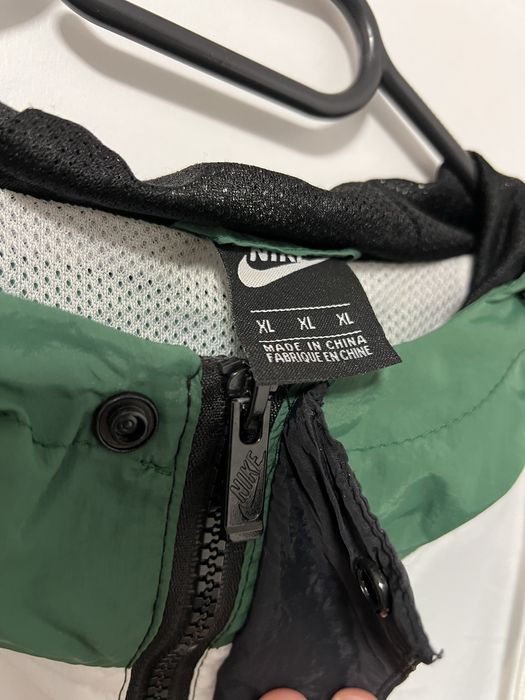 Мъжка ветровка Nike Swoosh