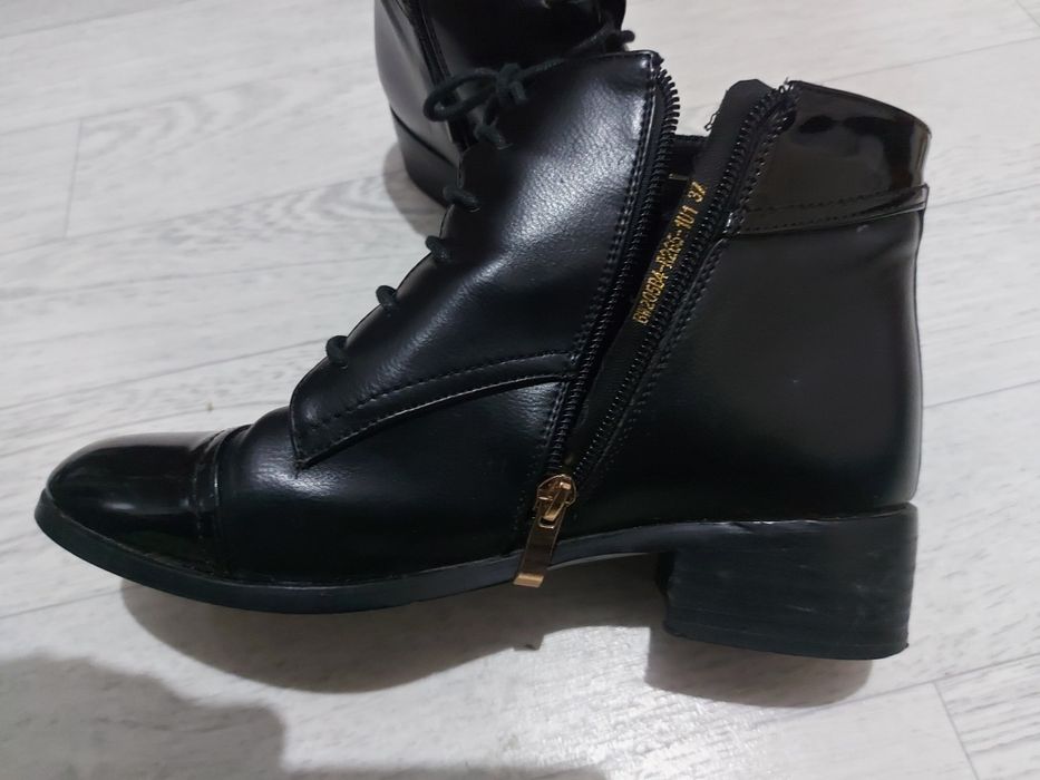 Сапожки демисезонные 37 размер.