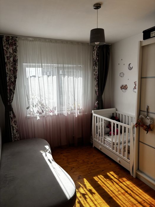 Inchiriez apartament cu 3 camere