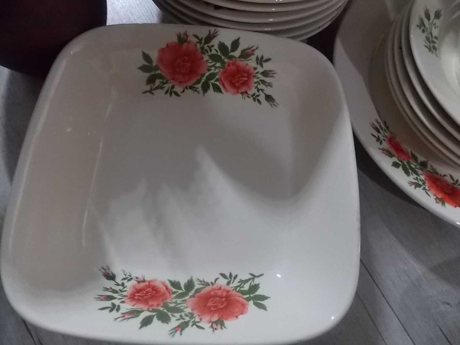 serviciu de masa din portelan anilor 70 - 180 lei