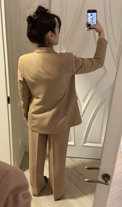 Продам костюм Zara