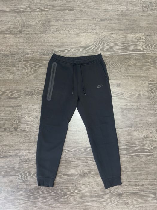 Pantaloni nike tech fleece negri
