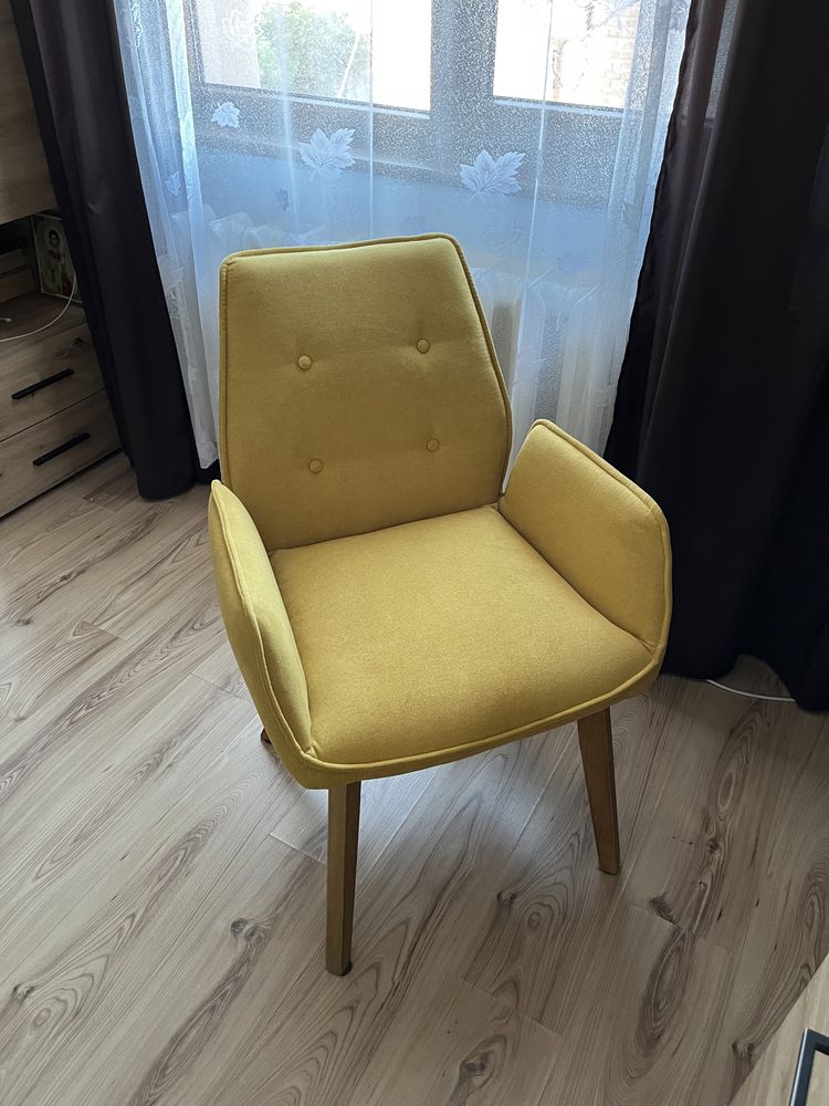 Стол за маса или бюро гр. Средец • OLX.bg