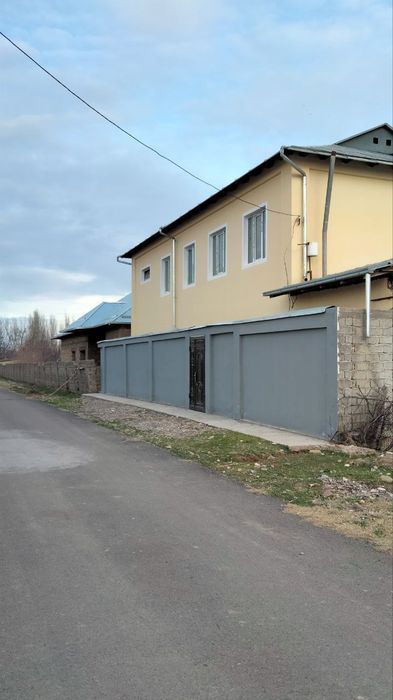 Дом дача в пригороде