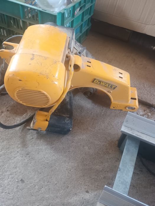 Комбиниран настолен циркуляр, герунг DeWalt DW743 2000W