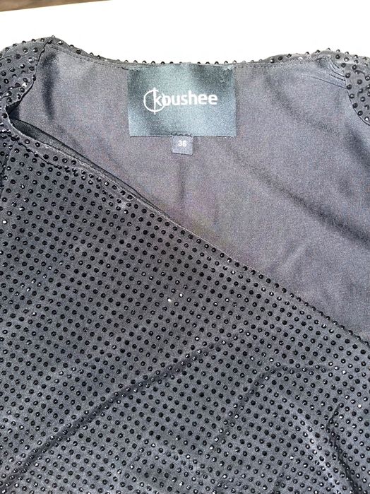 Черна, финна блестяща рокличка