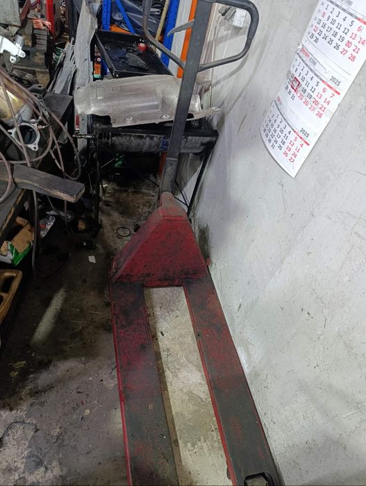 Продавам палетна количка