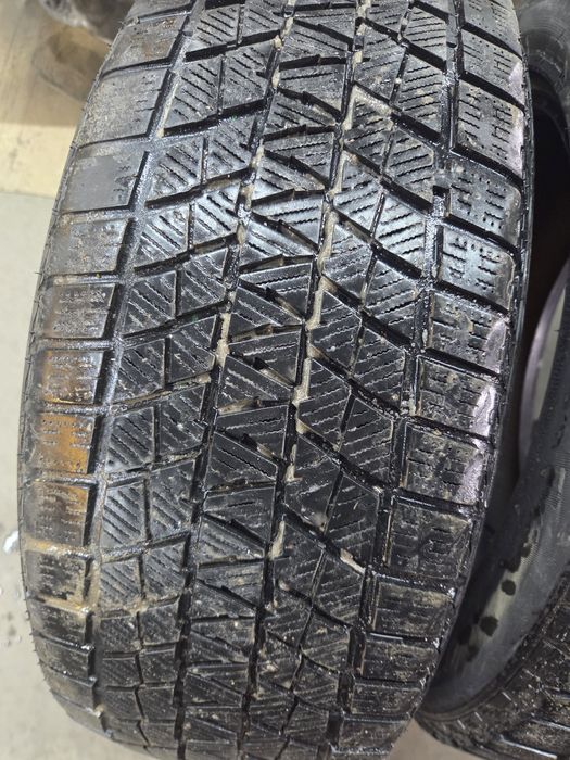 Продам резину 215/55/17