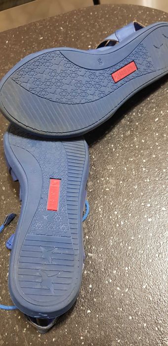 Продавам маркови сандали на марката Neosens и Pikolinos