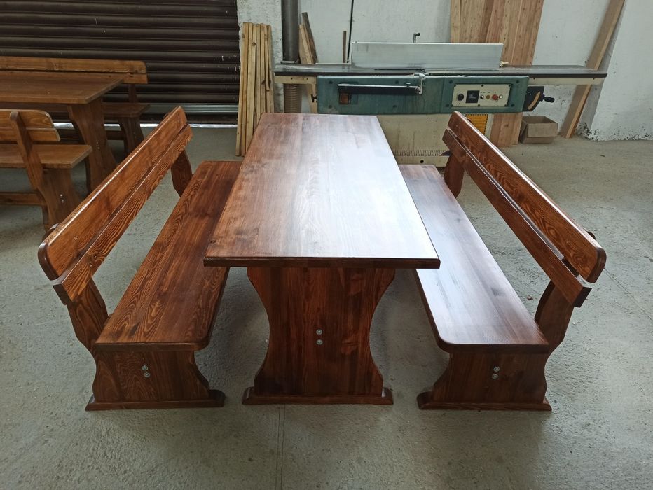 НАЛИЧНИ Баварски маси и пейки