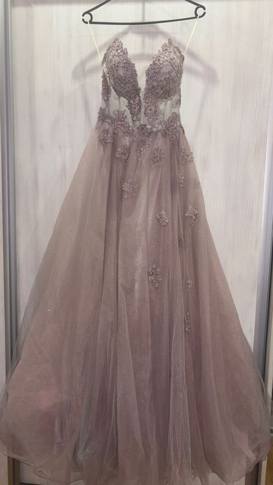 Дълга бална рокля