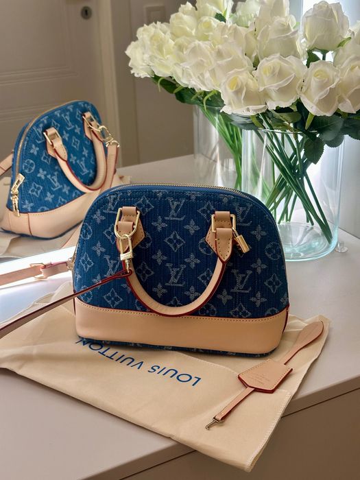 Louis Vuitton Geanta de mãnã alma LV