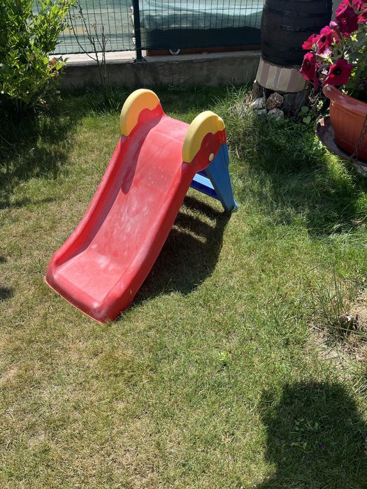 Детцка малка пързалка