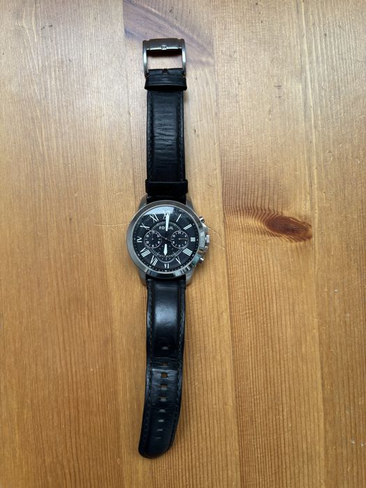 Продавам мъжки ръчен часовник Fossil