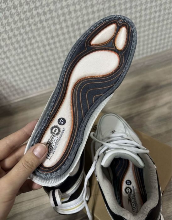 Кроссовки женские белые