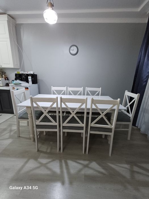 Кухонный стол и стулья