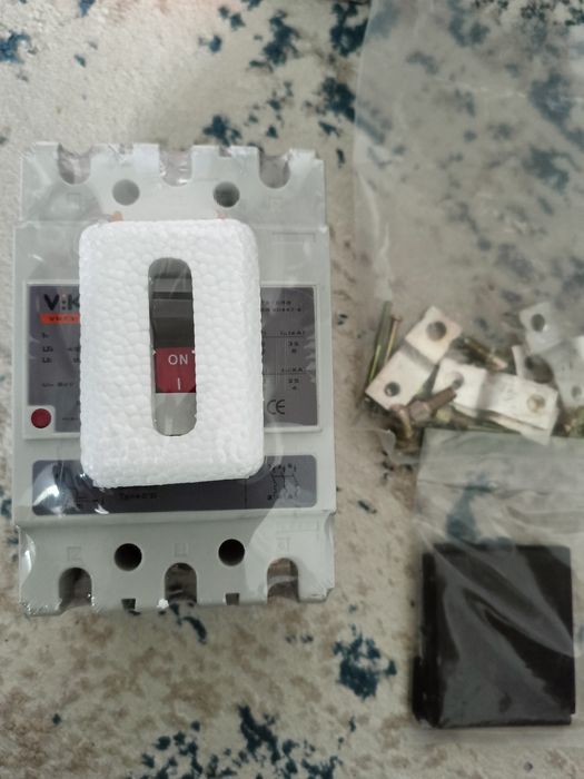 Автоматическое выключатель на 250 А
