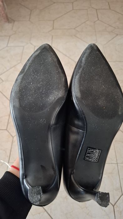 Дамски кожени обувки на ток