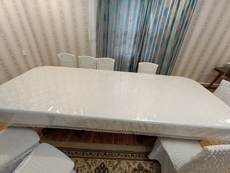 Продам стол в гостиную