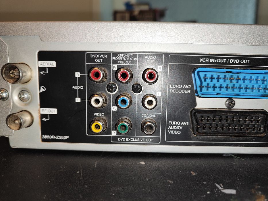 Комбинирано DVD/VHS LG V280