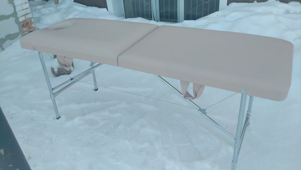 Продам новую кушетку