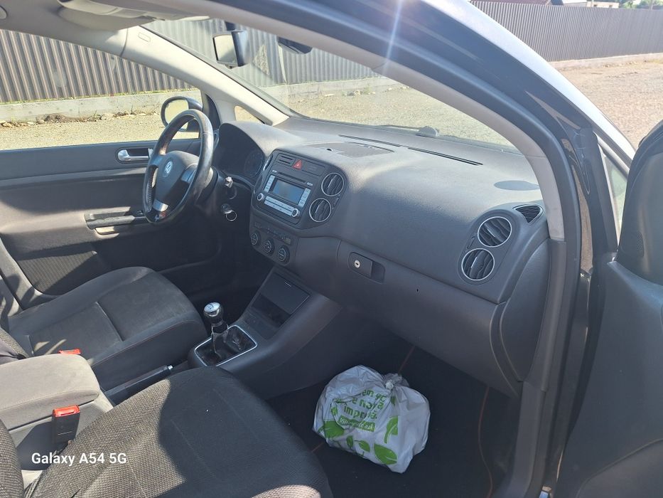 Dezmembrez VW Golf 5Plus 2.0 tdi BMM cod culoare LC9Z