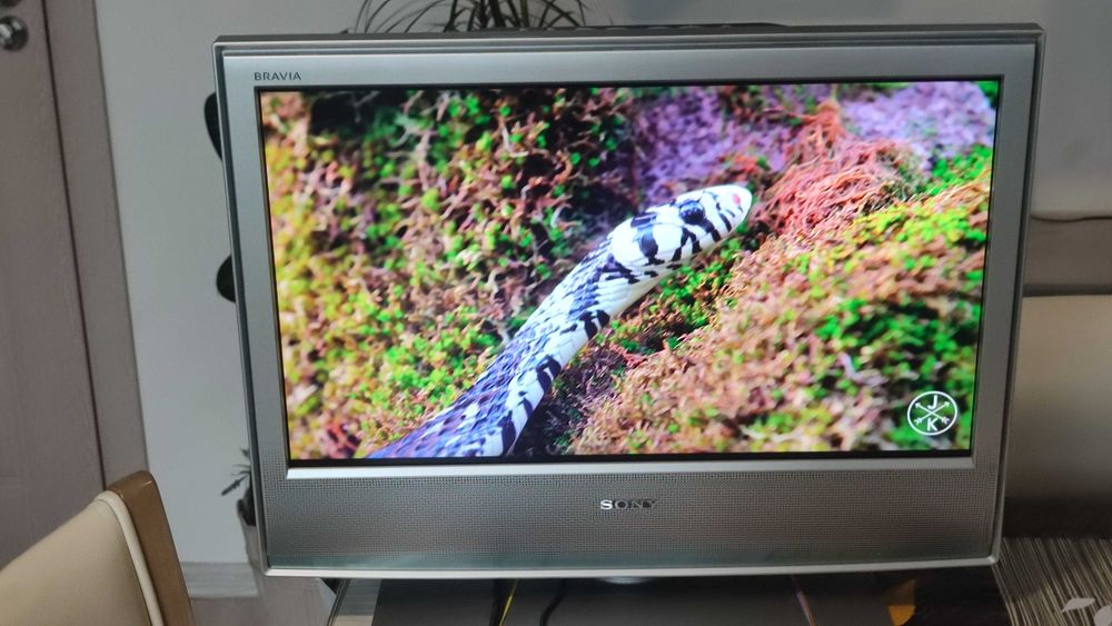 Sony KDL 20S2020 LCD COLOUR TV- малък телевизор
