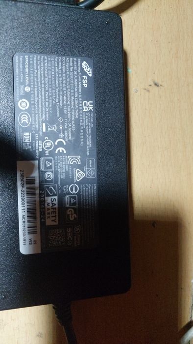 Alimentator 20V 11 A